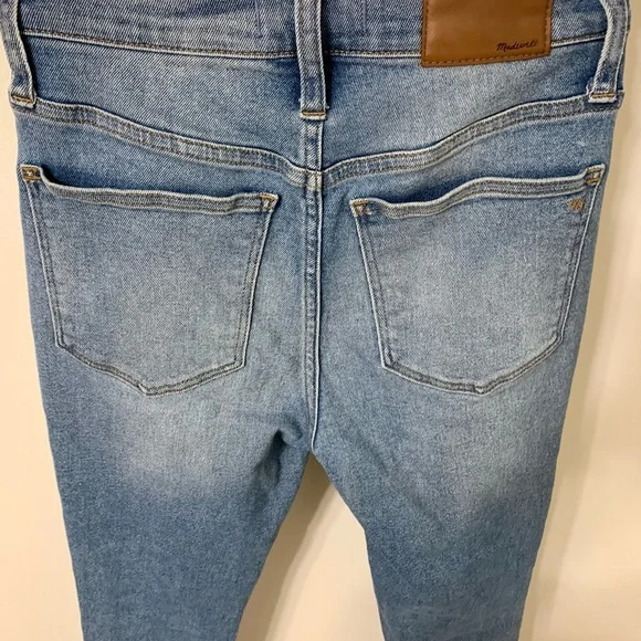 Madewell high rise jeans (barely worn) - Picture 3 of 4